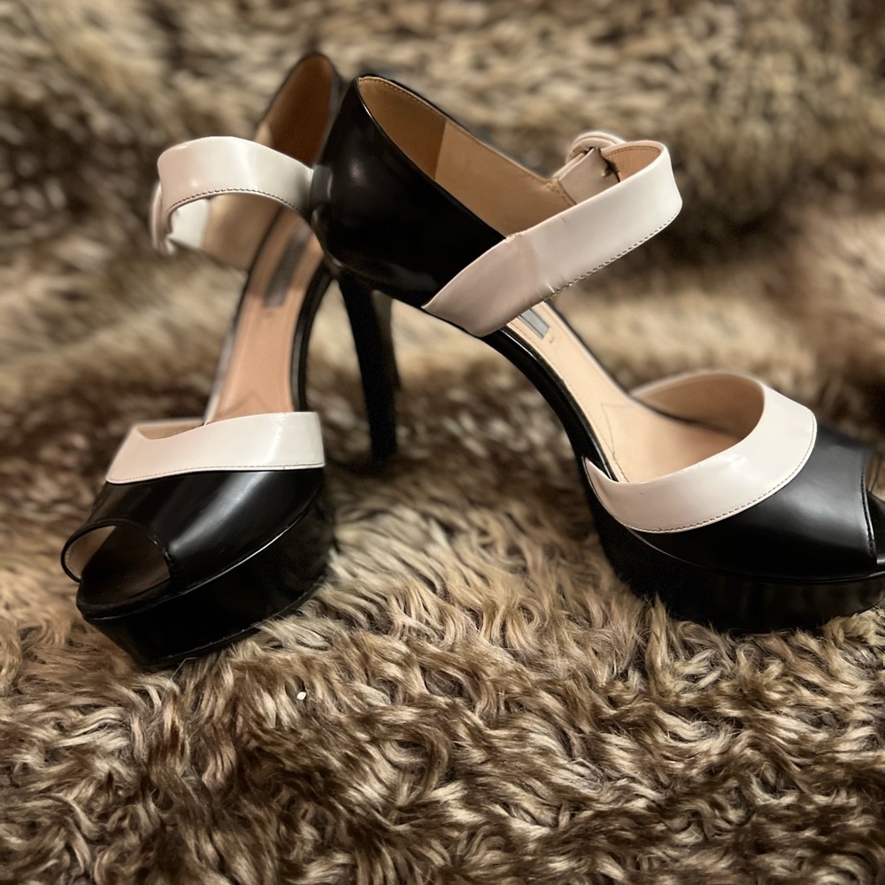 Prada Black & White Leather Platform Ankle Strap Sandals - Picture 5 of 14